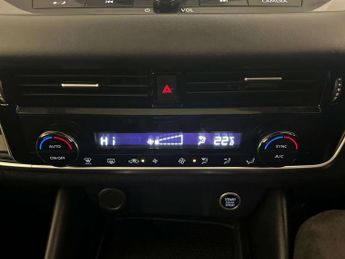 Nissan Qashqai 1.3 DIG-T MHEV N-Connecta SUV 5dr Petrol Hybrid Manual Euro 6 (s