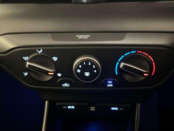 Hyundai BAYON 1.0 T-GDi MHEV SE Connect SUV 5dr Petrol Hybrid DCT Euro 6 (s/s)