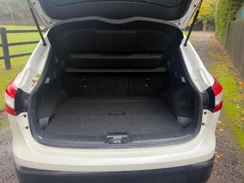 Nissan Qashqai 1.5 dCi Tekna 2WD Euro 5 (s/s) 5dr