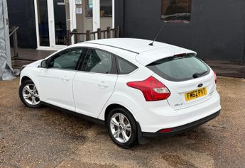 Ford Focus 1.0T EcoBoost Titanium Euro 5 (s/s) 5dr