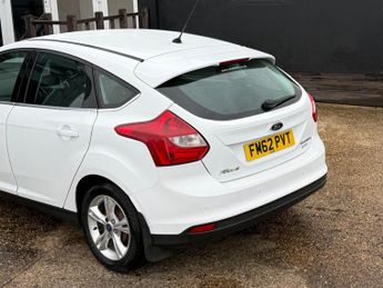 Ford Focus 1.0T EcoBoost Titanium Euro 5 (s/s) 5dr