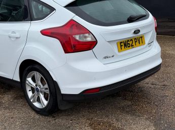 Ford Focus 1.0T EcoBoost Titanium Euro 5 (s/s) 5dr