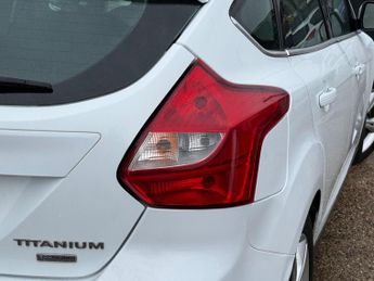 Ford Focus 1.0T EcoBoost Titanium Euro 5 (s/s) 5dr
