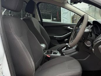 Ford Focus 1.0T EcoBoost Titanium Euro 5 (s/s) 5dr