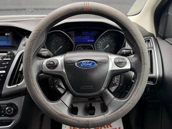 Ford Focus 1.0T EcoBoost Titanium Euro 5 (s/s) 5dr