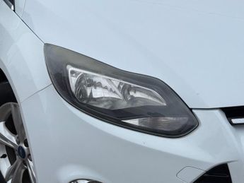 Ford Focus 1.0T EcoBoost Titanium Euro 5 (s/s) 5dr