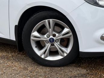 Ford Focus 1.0T EcoBoost Titanium Euro 5 (s/s) 5dr