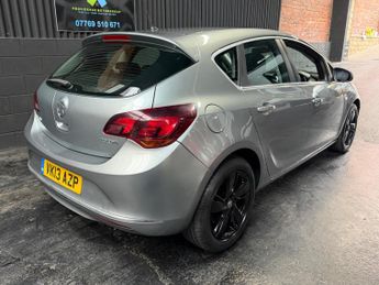Vauxhall Astra 2.0 CDTi ecoFLEX SRi Euro 5 (s/s) 5dr