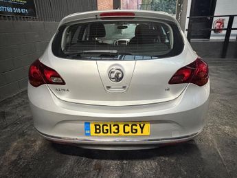 Vauxhall Astra 1.6 16v SRi Euro 5 5dr