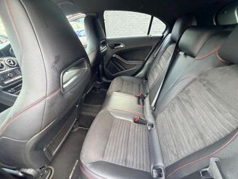 Mercedes-Benz A Class 2.1 A200d AMG Line (Premium) 7G-DCT Euro 6 (s/s) 5dr