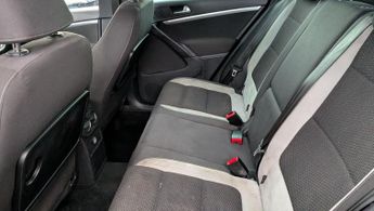 Volkswagen Tiguan 2.0 TDI BlueMotion Tech R-Line DSG 4WD Euro 5 (s/s) 5dr