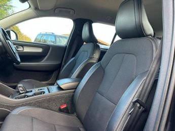 Volvo XC40 2.0 T4 Momentum Auto Euro 6 (s/s) 5dr