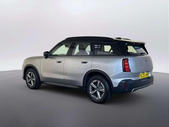 MINI Countryman 1.5C MHEV Classic SUV 5dr Petrol Hybrid Auto Euro 6 (s/s) (170 p