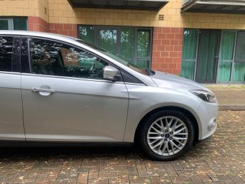 Ford Focus 1.0T EcoBoost Zetec Euro 5 (s/s) 5dr
