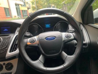 Ford Focus 1.0T EcoBoost Zetec Euro 5 (s/s) 5dr