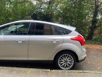 Ford Focus 1.0T EcoBoost Zetec Euro 5 (s/s) 5dr