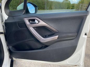 Peugeot 2008 1.2 VTi PureTech Active Euro 5 5dr