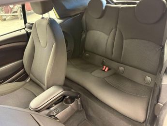 MINI Convertible 1.6 Cooper Euro 6 (s/s) 2dr