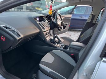 Ford Focus 1.6 Zetec Euro 5 5dr