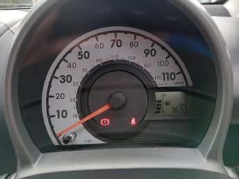 Peugeot 107 1.0 12V Urban Euro 5 5dr