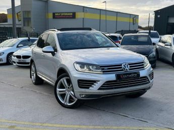 Volkswagen Touareg 3.0 TDI V6 BlueMotion Tech R-Line Plus Tiptronic 4WD Euro 6 (s/s