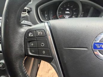 Volvo V40 Cross Country 2.0 D3 SE Nav Euro 6 (s/s) 5dr
