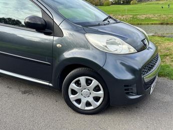 Peugeot 107 1.0 12V Urban 2 Tronic Euro 4 5dr