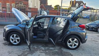 Toyota C-HR 1.8 VVT-h Icon SUV 5dr Petrol Hybrid CVT Euro 6 (s/s) (122 ps)