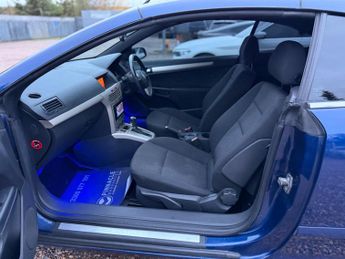 Vauxhall Astra 1.8i Sport Twin Top 2dr