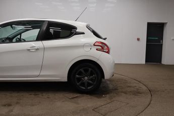 Peugeot 208 1.2 VTi Style Euro 5 3dr