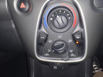 Peugeot 108 1.0 Active Euro 6 5dr