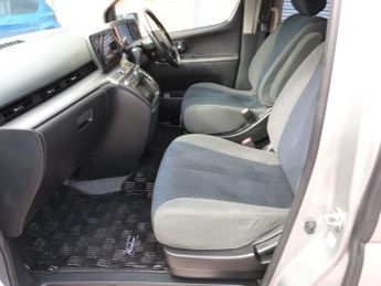Nissan Elgrand Rider Alpha 2 3.5i Auto Only 61,000 Miles