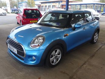 MINI Hatch 1.2 5dr One Climate Alloys Parking Sensors Panoramic Roof