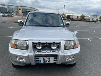 Mitsubishi Pajero Exceed 3.5i 4X4 LWB