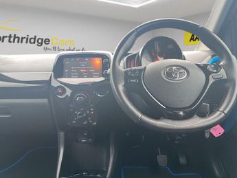 Toyota Aygo 1.0 VVT-i X-Cite 2 5dr x-shift Full Toyota Service History