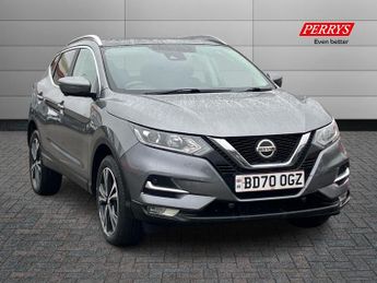 Nissan Qashqai  1.3 DiG-T N-Connecta 5dr [Glass Roof Pack] Hatchback