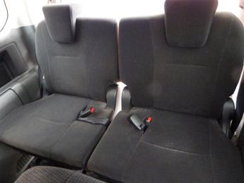 Toyota Voxy XL Model 2.0i Auto