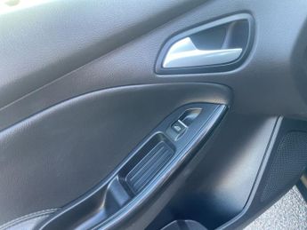 Ford Focus 1.0 EcoBoost 125 Titanium X 5dr