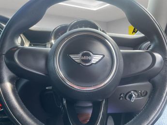 Mini Hatchback 1.5 Cooper 3dr Auto