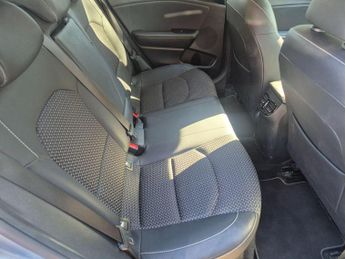 Kia Ceed 1.6 GDi PHEV 3 5dr DCT