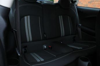 Mini Hatchback 2.0 Cooper S Classic Steptronic Euro 6 (s/s) 3dr