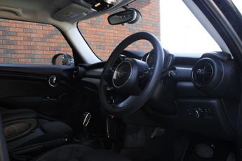 Mini Hatchback 1.5 Cooper Classic Steptronic Euro 6 (s/s) 5dr