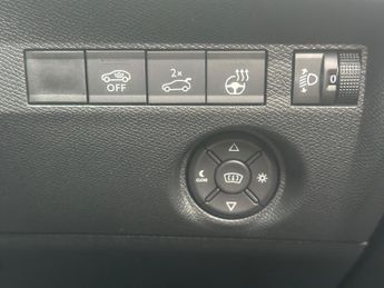 Citroen e-C4 X 50kWh Shine Fastback Auto 4dr (7.4kW Charger)