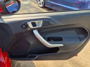 Ford Fiesta 1.4 Zetec 5dr Auto