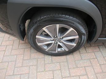 Lexus Ux 300e 150kW 54.3 kWh 5dr E-CVT Low Mileage BluetoothSH