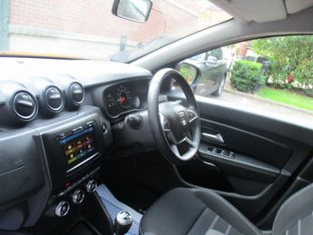 Dacia Duster 1.3 TCe 130 Prestige 5dr Full Dacia Service History