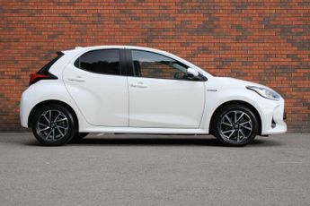 Toyota Yaris 1.5 VVT-h Design E-CVT Euro 6 (s/s) 5dr