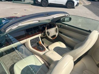 Jaguar Xk8 4.0  2dr Auto