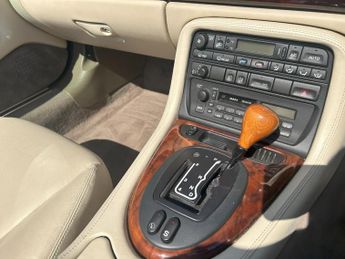 Jaguar Xk8 4.0  2dr Auto