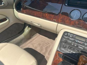 Jaguar Xk8 4.0  2dr Auto